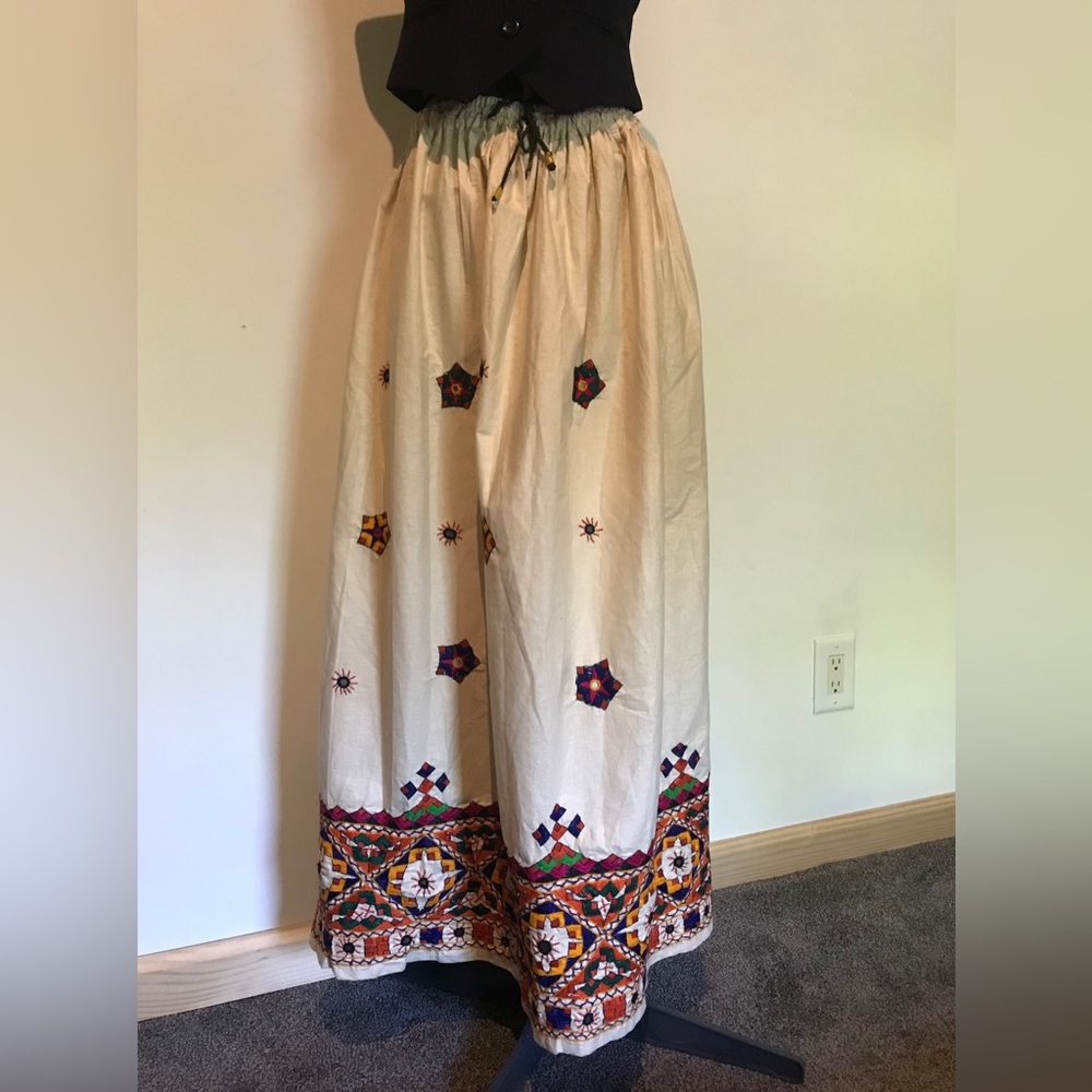 SALE‼️Hand Embroidered Cotton Maxi Skirt Made in India Size M